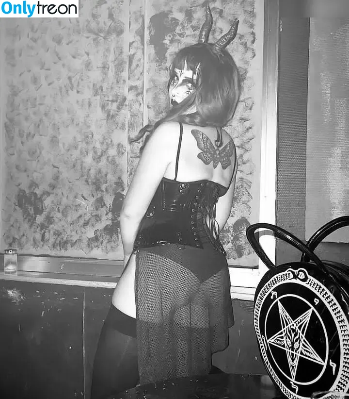 Lovingbats nude photo #0007 (melinalox)