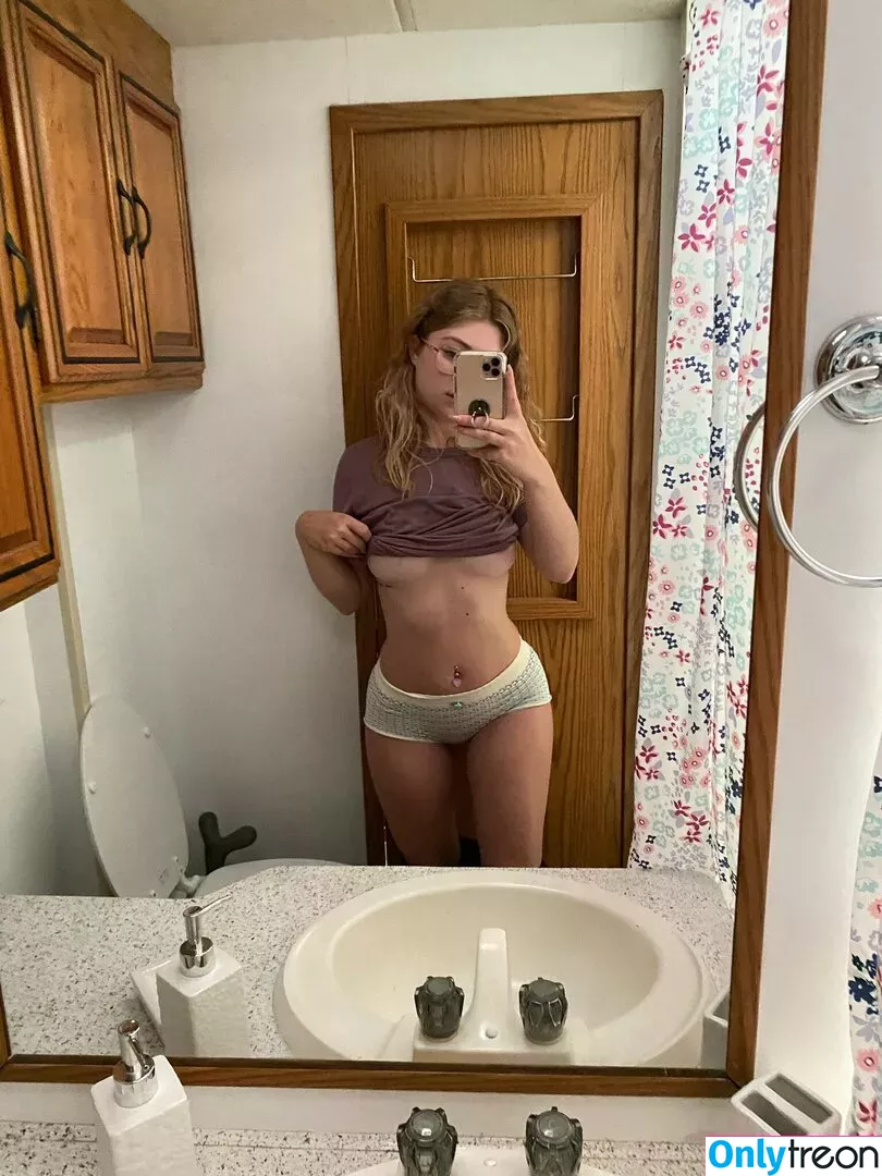 lovinlikelyssa nude photo #0004 (withloveelissa)
