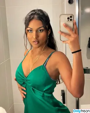 LtsLara / Lilmisslanka / itsurlala nude photo #0021