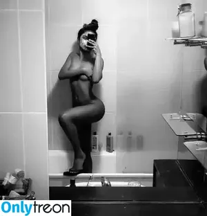 LtsLara / Lilmisslanka / itsurlala nude photo #0041