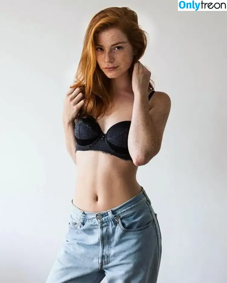 Luca Hollestelle nude photo #0015 (lucahollestelle)