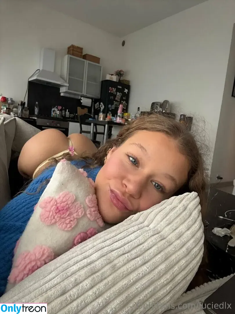 luciedlx nude photo #0021 (luciedlx)