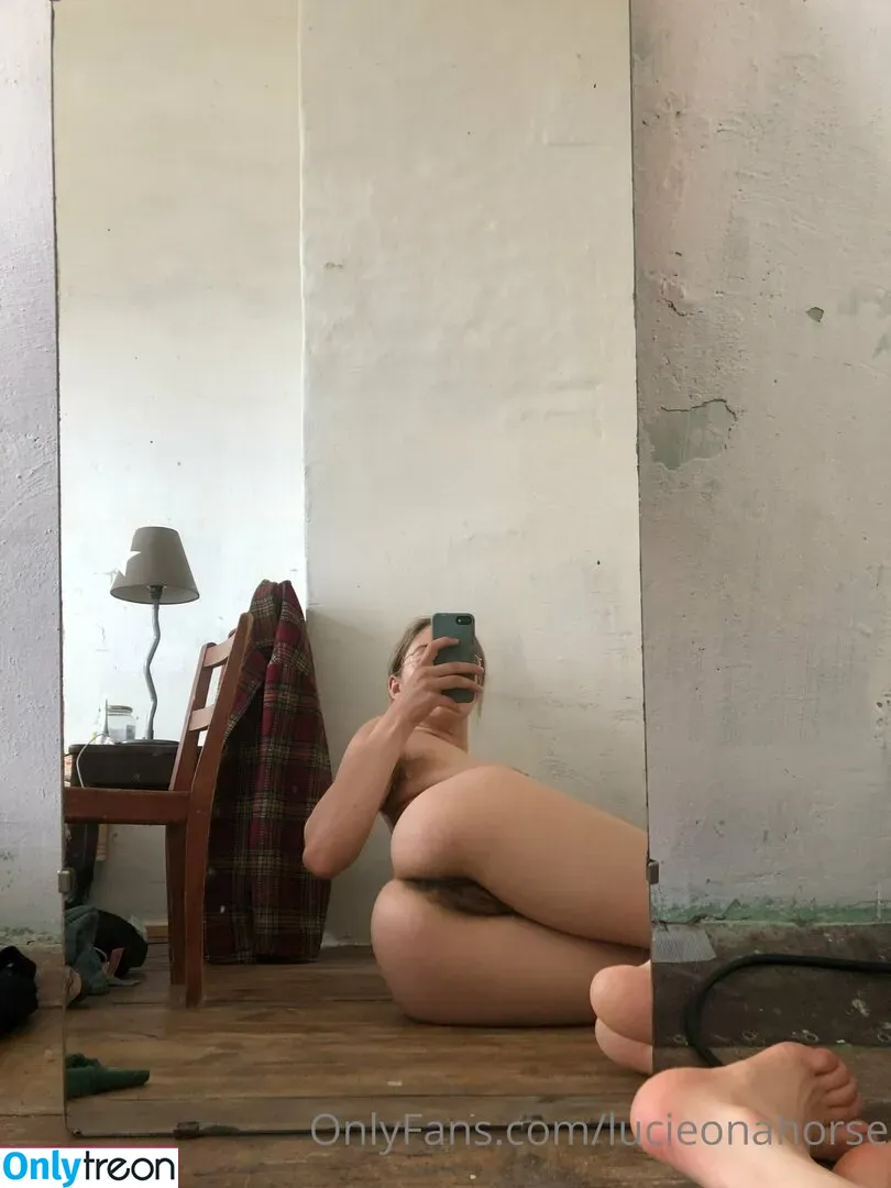 lucieonahorse nude photo #0104 (Heavenly hairy goddess / luciesbackup_)