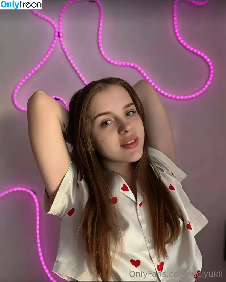 luciyukii nude photo #0008 (luciyuki)