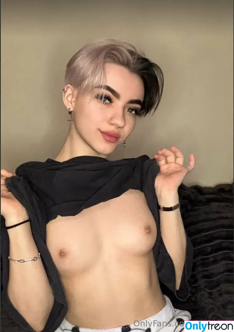 luciyukii nude photo #0029 (luciyuki)