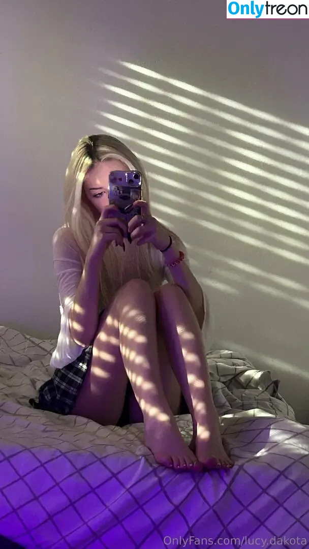 lucy.dakota nude photo #0015 (lucy.dakota)