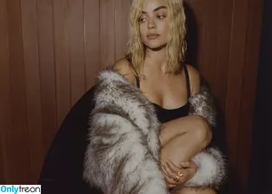 Lucy Hale / lucyhale nude photo #0055