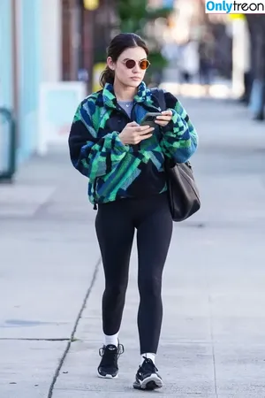 Lucy Hale / lucyhale nude photo #0107