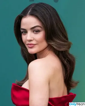 Lucy Hale / lucyhale nude photo #0159