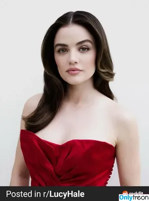 Lucy Hale / lucyhale nude photo #0184