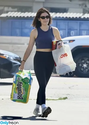 Lucy Hale / lucyhale nude photo #0536