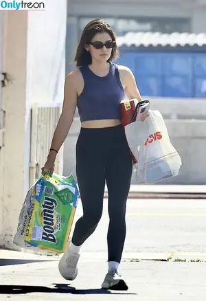 Lucy Hale / lucyhale nude photo #0544