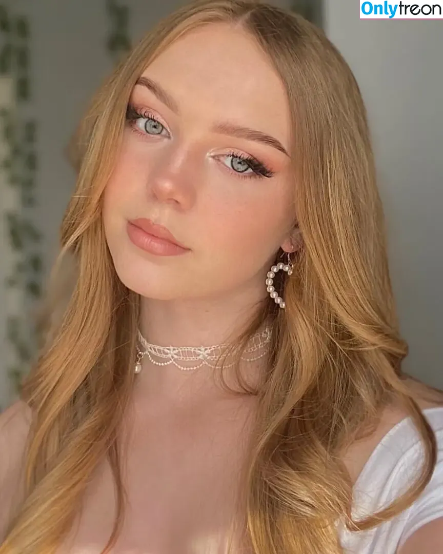 Lucy Kenward nude photo #0002 (lucy.rk / notlucyyy)