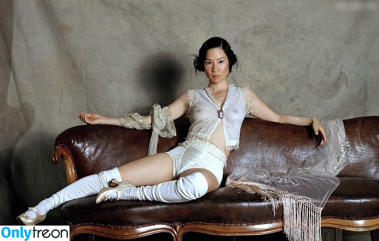 Lucy Liu nude photo #0032 (LucyLiu / xlucyliux)