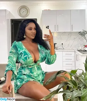 Lucy Malangh / lucy_malangh nude photo #0003