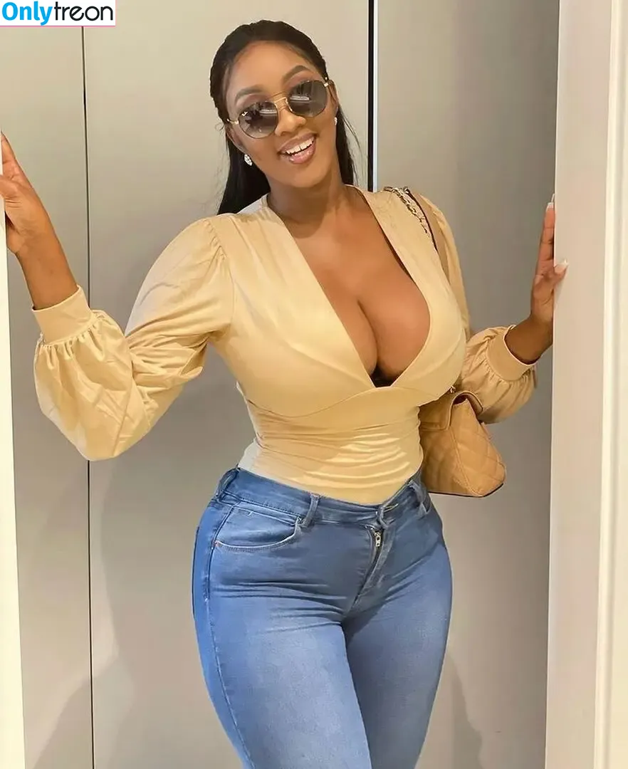 Lucy Malangh nude photo #0015 (lucy_malangh)