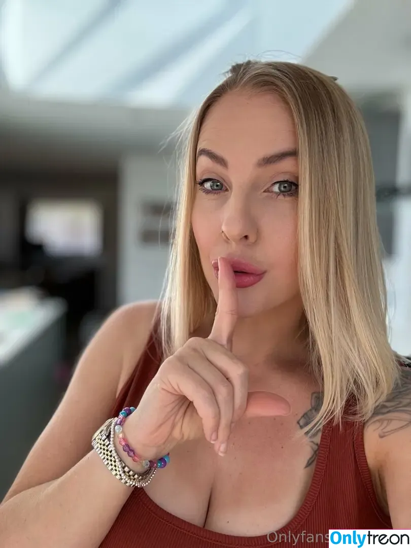lucy_robinson nude photo #0196 (lucy_robinson)
