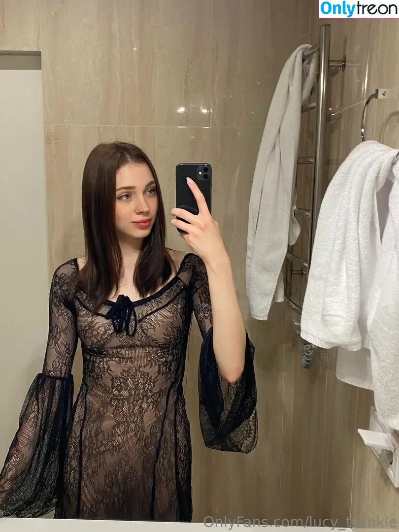 lucy_twinkle nude photo #0005 (lucytwinkle_)