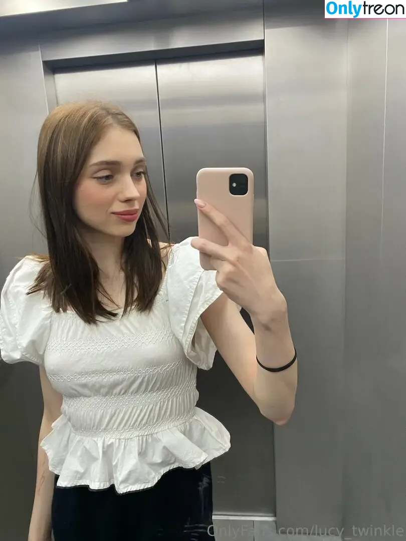 lucy_twinkle nude photo #0011 (lucytwinkle_)