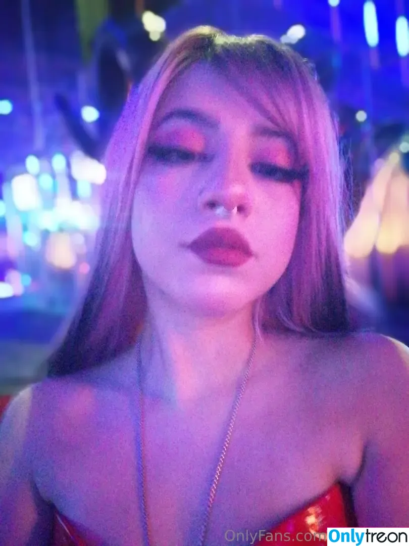 lucybluish nude photo #0025 (lucybluish)