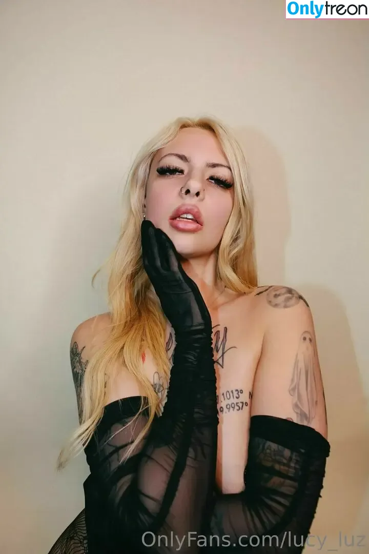 LucyLuz nude photo #0011 (blondiex_ / lucy_luz)