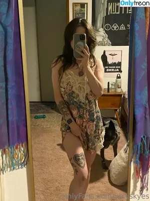 lucyskyes / Megan Bitchell's Sister nude photo #0184