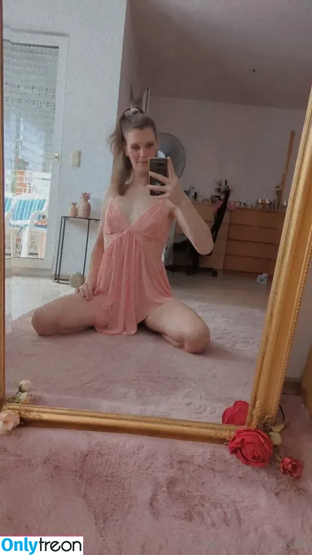 lucyts94 nude photo #0032 (lucyts94)