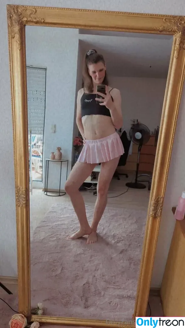 lucyts94 nude photo #0033 (lucyts94)