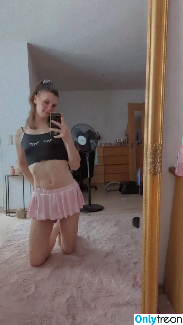 lucyts94 nude photo #0036 (lucyts94)