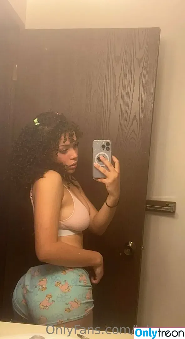luhexxy nude photo #0007 (lauryss_lexy)