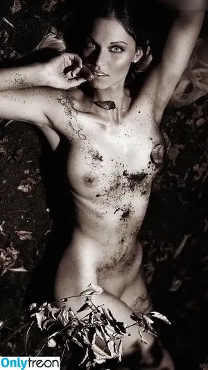 Luise Matejczyk / louisematejczyk nude photo #0009