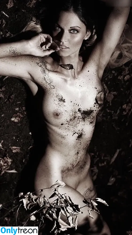 Luise Matejczyk nude photo #0009 (louisematejczyk)