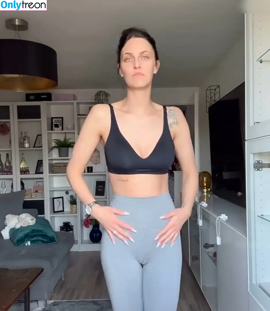 Luise Matejczyk nude photo #0171 (louisematejczyk)