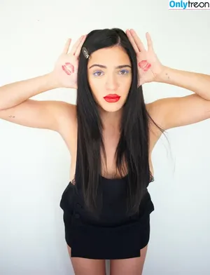 Luna Blaise / lunablaise nude photo #0045