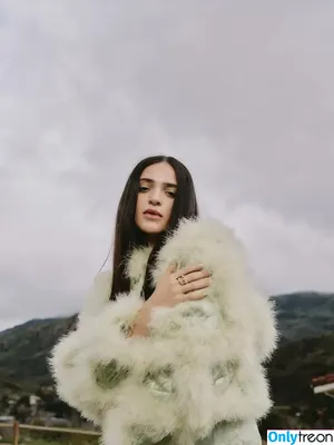 Luna Blaise / lunablaise nude photo #0073