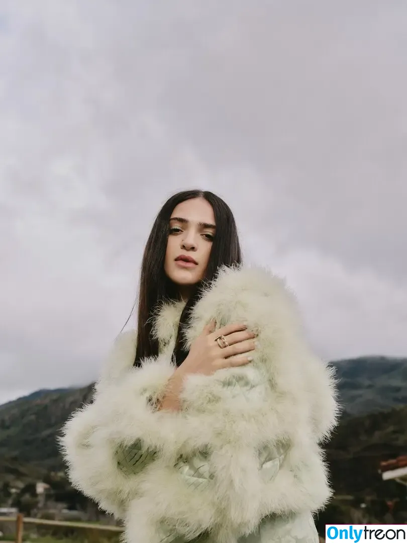 Luna Blaise nude photo #0073 (lunablaise)