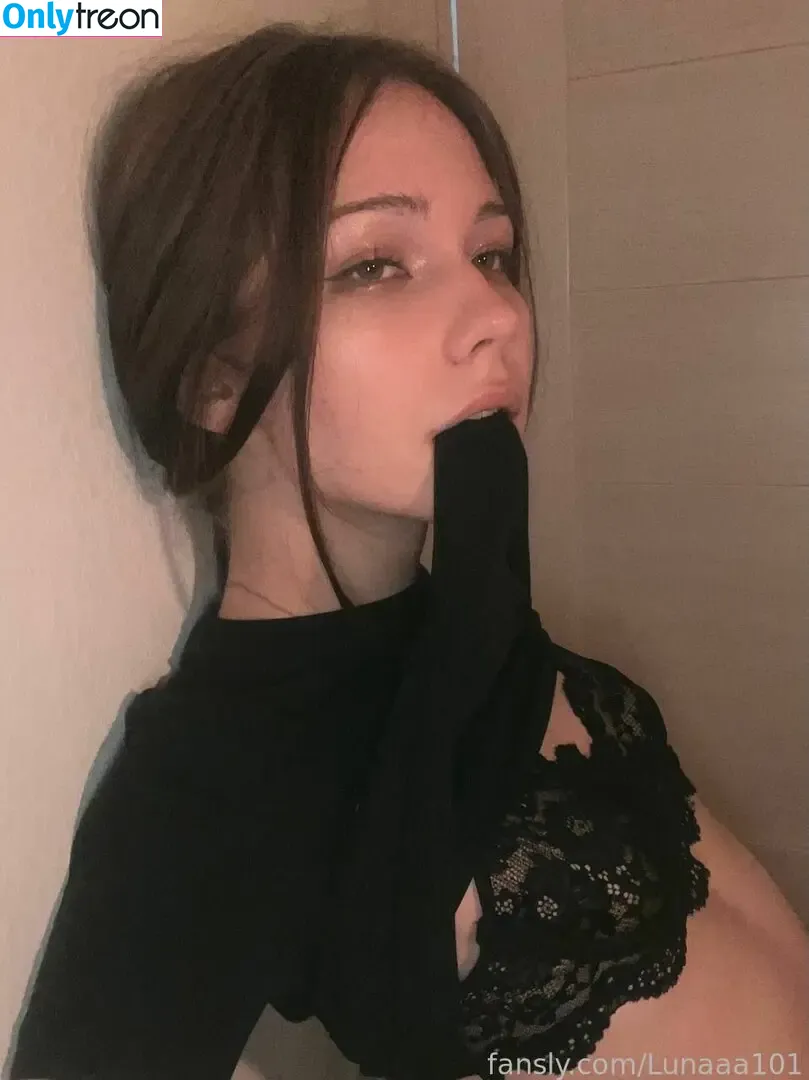Lunaaa101 nude photo #0033 (lunaa_101 / transsluna)