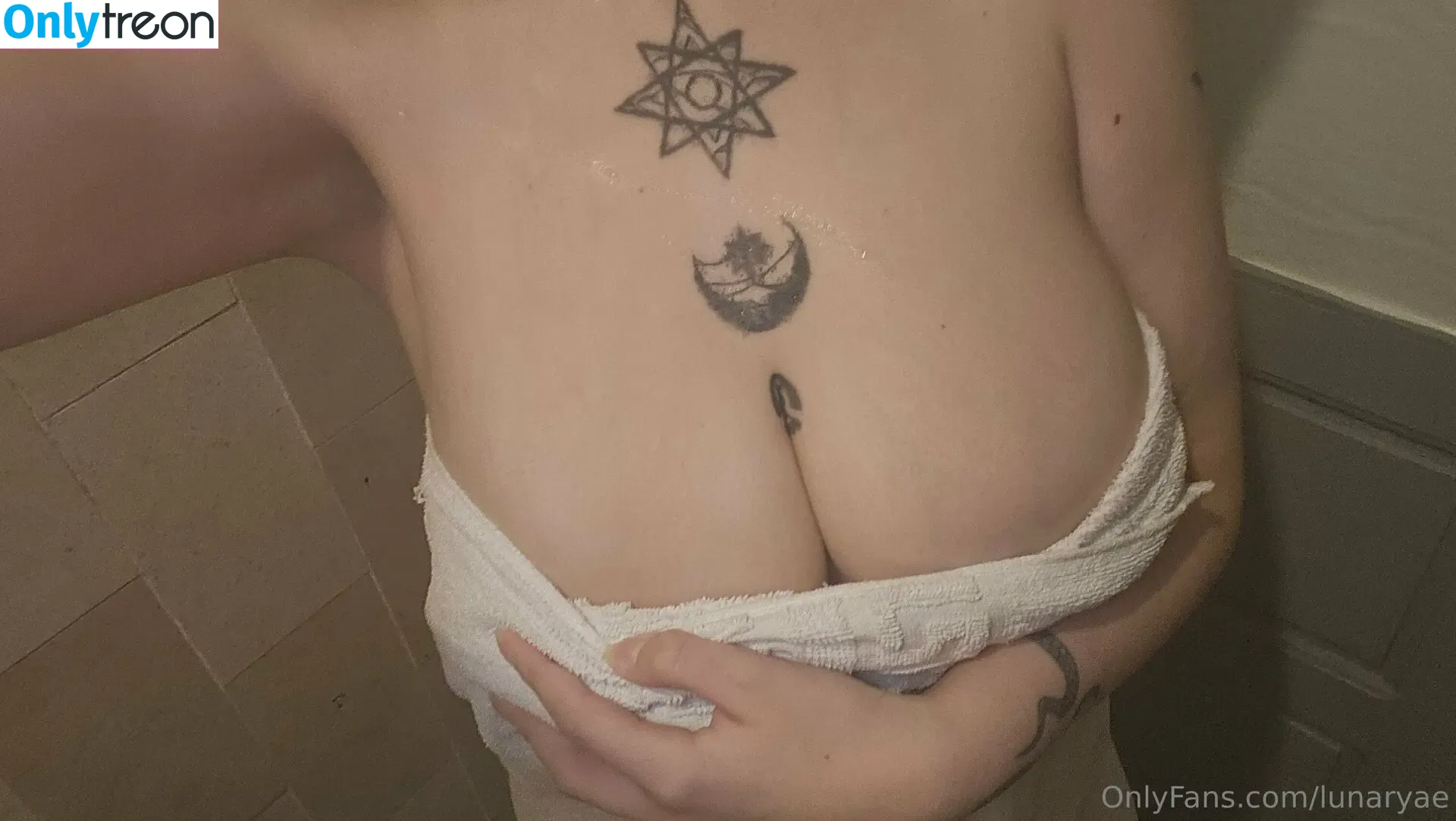 Lunaryae nude photo #0023 (lunaryae_)