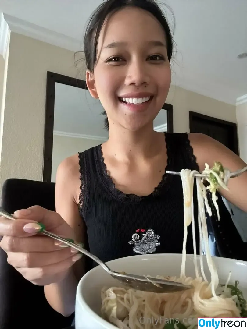 lunathaii nude photo #0137 (lunathaiph)