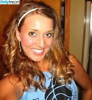 Lunden Roberts / Hunter Biden's baby mama / lundentownn_ nude photo #0001