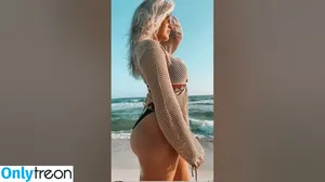 Lunden Roberts / Hunter Biden's baby mama / lundentownn_ nude photo #0002