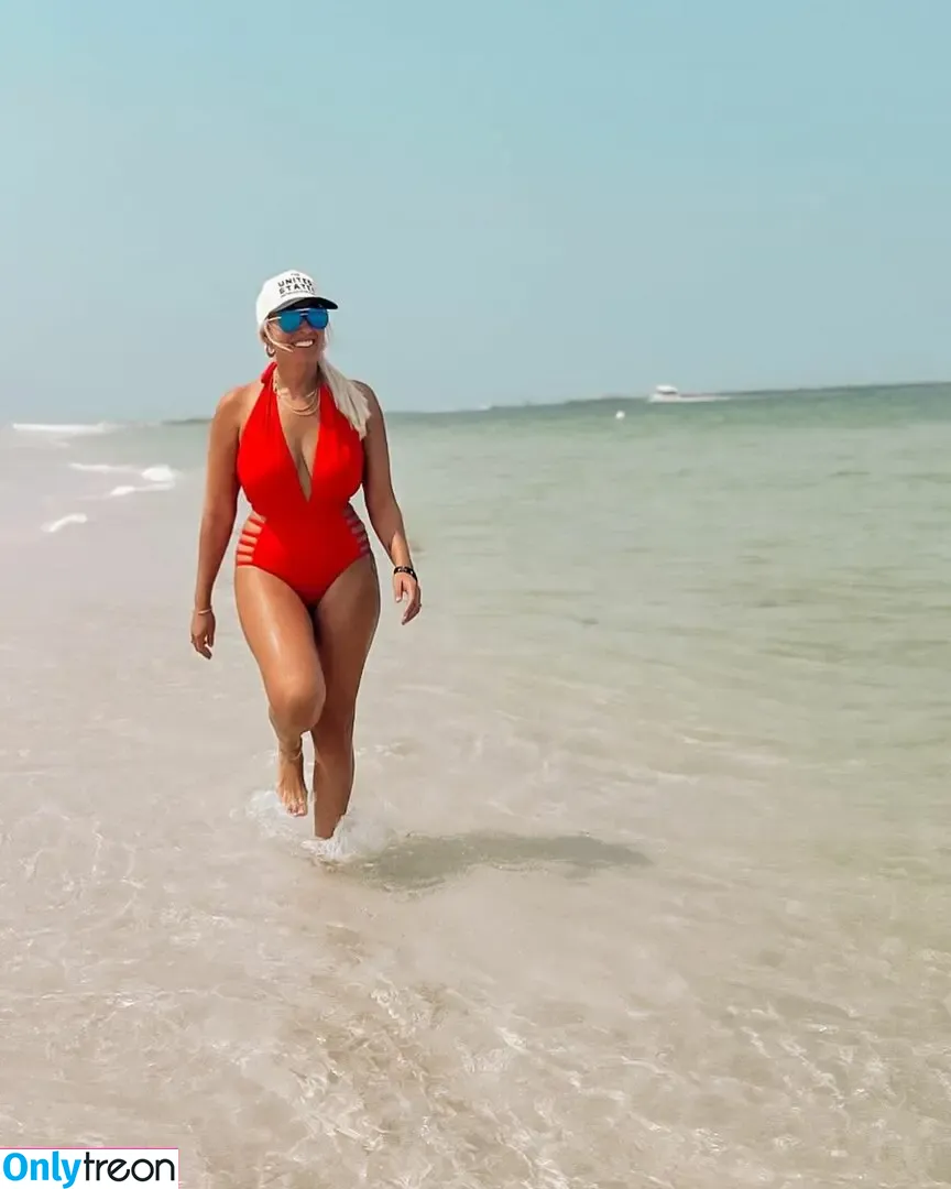 Lunden Roberts nude photo #0015 (Hunter Biden's baby mama / lundentownn_)