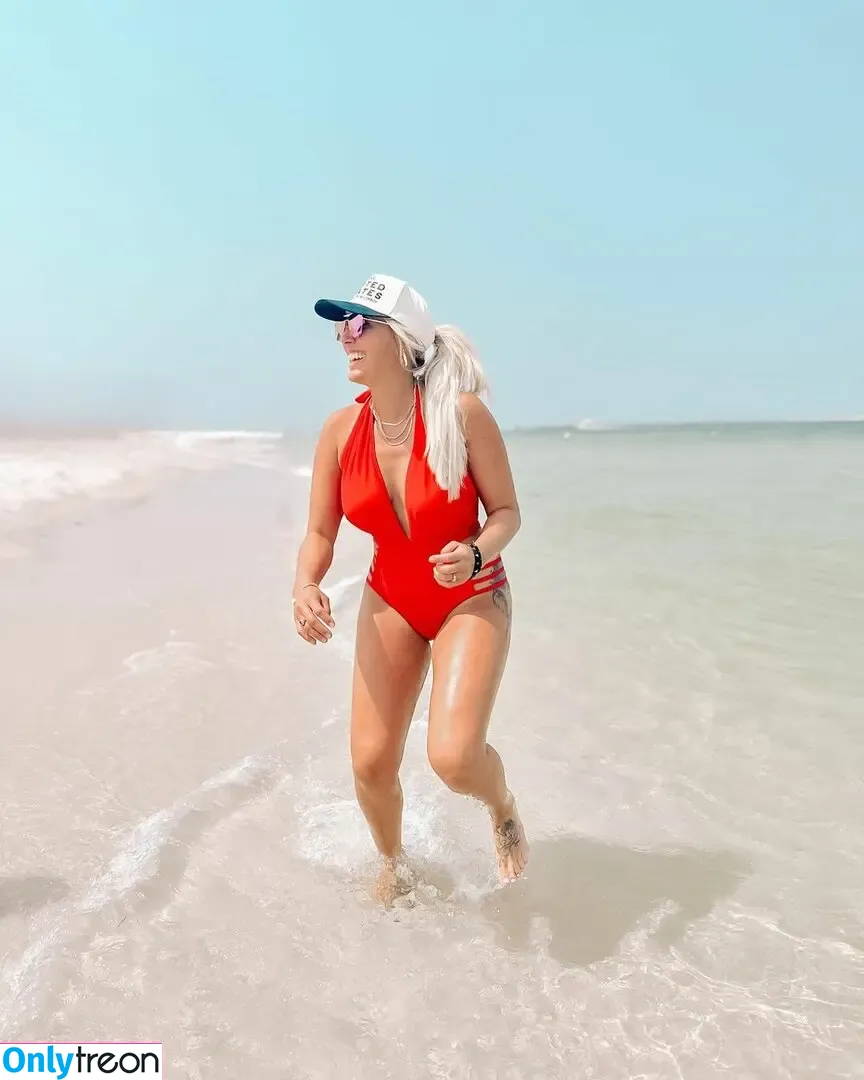 Lunden Roberts nude photo #0016 (Hunter Biden's baby mama / lundentownn_)