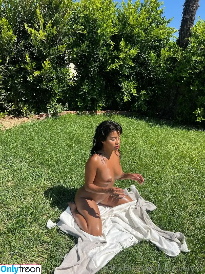 Lupe Fuentes nude photo #0109 (lupefuentes)