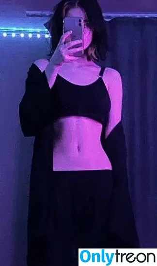 Lurnelly nude photo #0002 (Lurnelly)