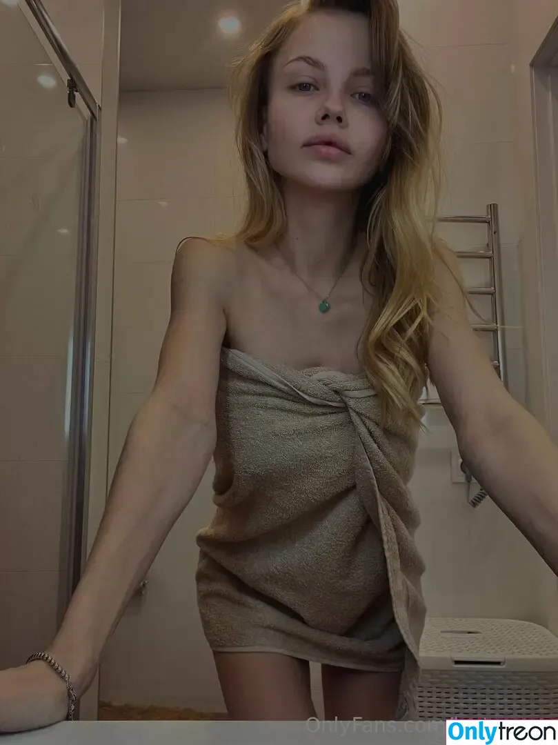 lust_nana nude photo #0004 (itsnathanlust)
