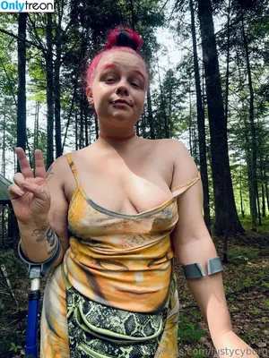 LustyCyborg nude photo #0003