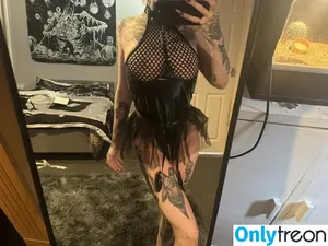 lustytattbaby / tattedupwelshie nude photo #0001