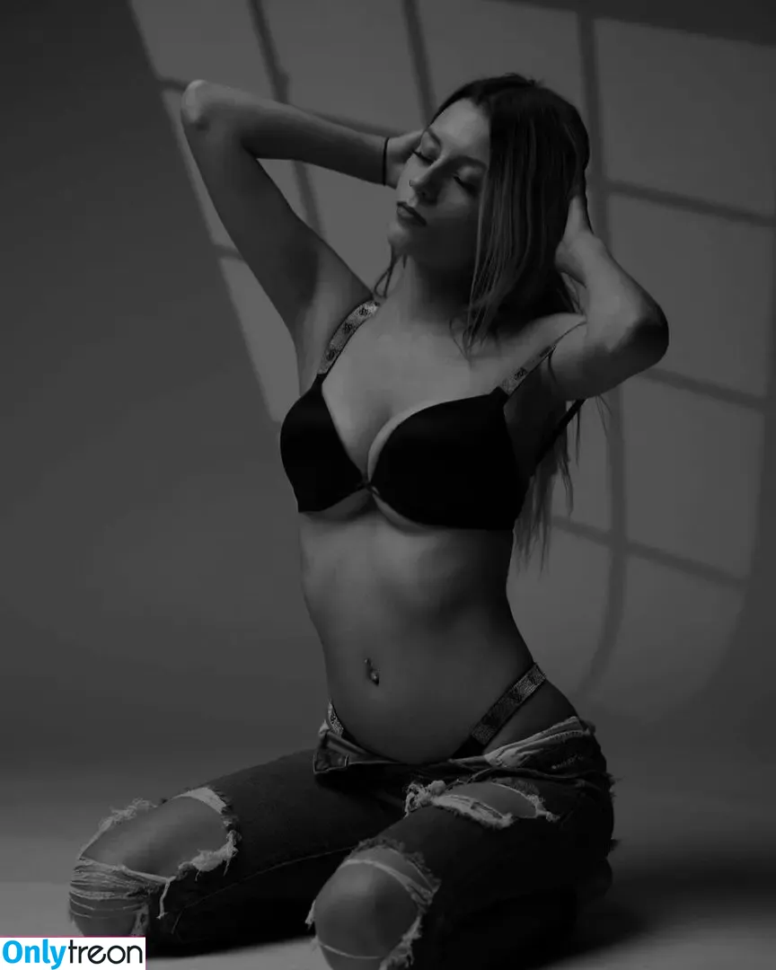 luving.belle nude photo #0011 (luvingbelle)