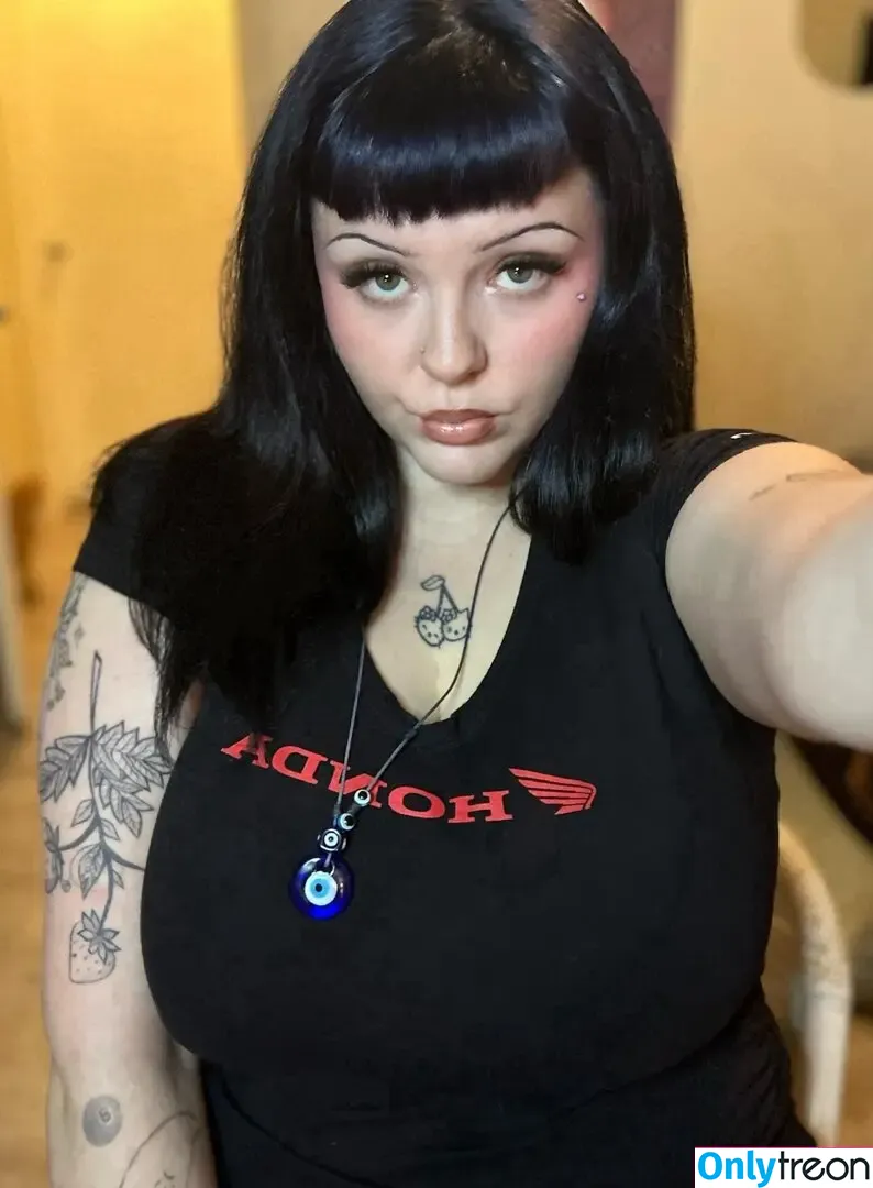 Luvrgirlindi nude photo #0002 (Luvrgirlindi)